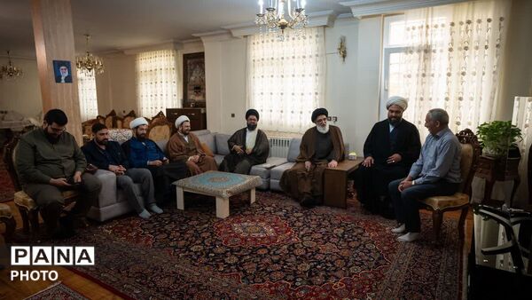 دیدار هفتگی نماینده ولی فقیه در استان البرز با خانواده معظم شهدا و ایثارگران