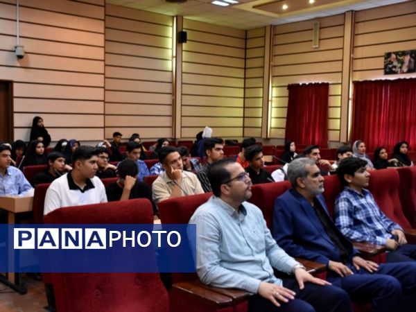 تجلیل از دانش‌آموز خبرنگاران‌پانا ناحیه‌‌یک