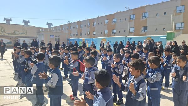 جشن شکوفه ها در دبستان شهید قهرمان شهرستان خوسف