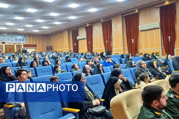 آیین تجلیل از برگزیدگان مسابقات قرآن و عترت بسیج قرچک