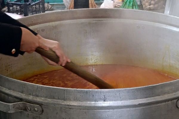 آغاز آیین معنوی اعتکاف در مصلای اسلامشهر با حضور گسترده نوجوانان