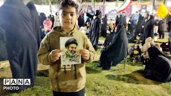 گردهمایی کودکان در پارک چهارباغ خرم‌آباد با شعارهای وحدت و آینده‌سازی