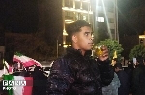 موکب ها هر شب فعال در پذیرایی از غیور مردان و وطن دوستان نیشابوری