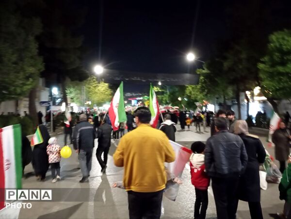 و تا پای جان در کنارت خواهیم ماند، ای یادگار پدر 