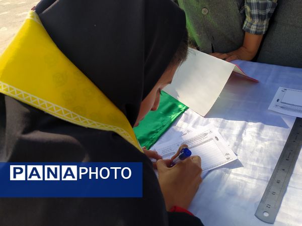 انتخابات شورای دانش آموزی در دبیرستان دخترانه امید 