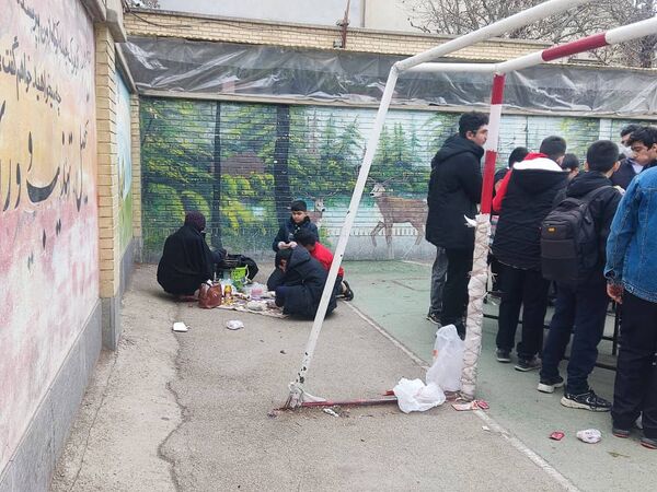 برپایی بازارچه دانش‌آموزی به‌مناسبت عید مبعث 
