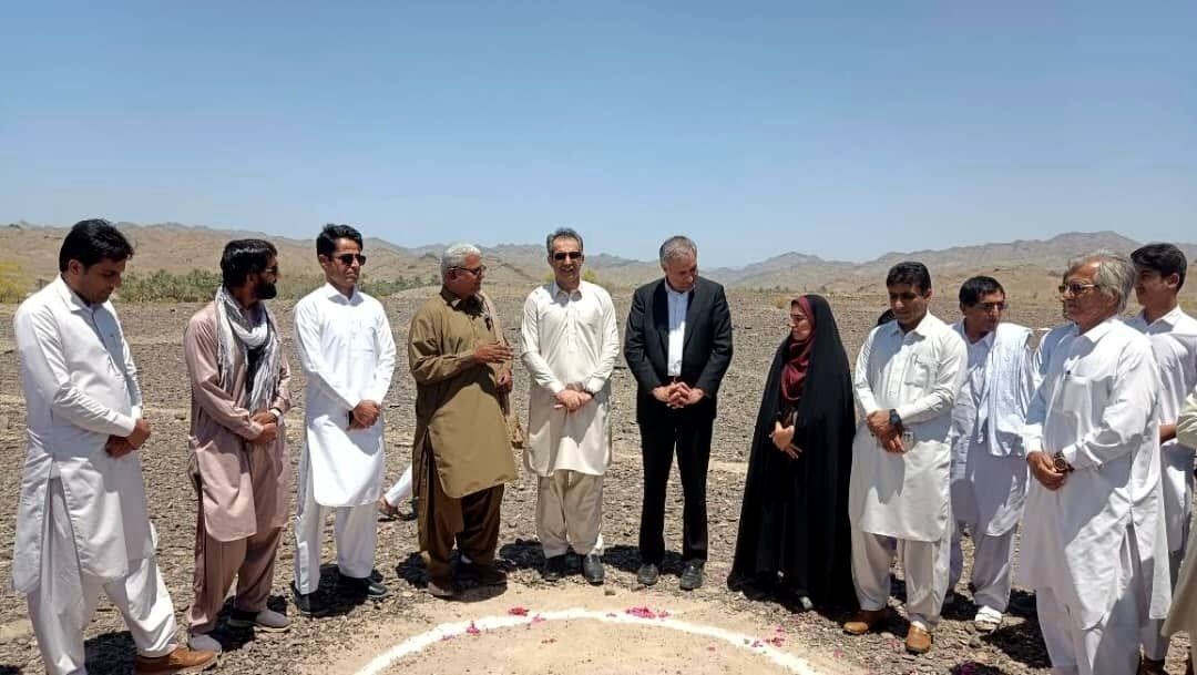 کلنگ احداث مدرسه ۳ کلاسه در نیکشهر به زمین زده شد 