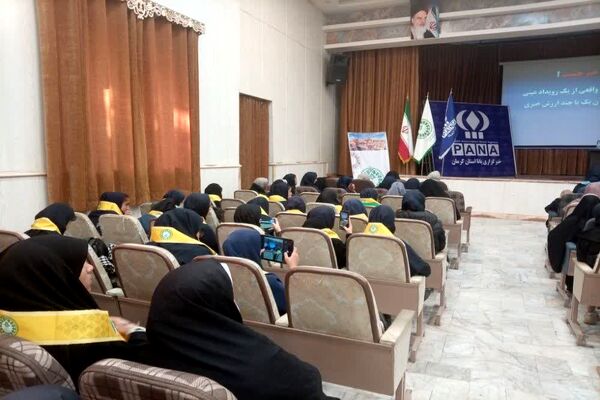 دوره مقدماتی آموزش خبرنگاری ویژه دختران در کانون اندیشه،