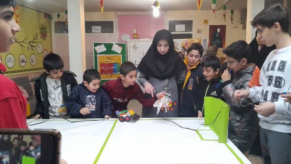 برگزاری مسابقات رباتیک در کانون شهدای فرهنگی ملارد