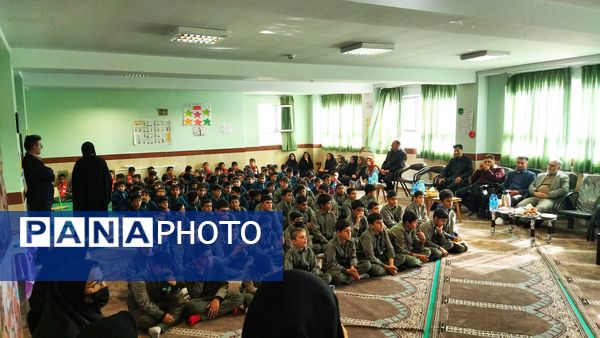 نواخته شدن زنگ هفته‌ کتاب و کتابخوانی در دبستان ابوعلی‌سینا شهرستان فیروزکوه 