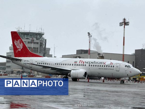 ۱۳ ساعت بعد از بارش برف در فرودگاه شهید هاشمی نژاد مشهد