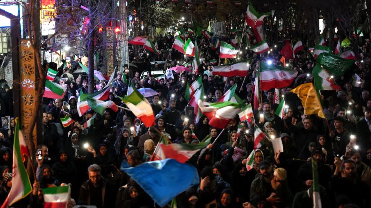 تجمع باشکوه مردم فردیس در یاد و خاطره رهبر شهید امام خامنه‌ای