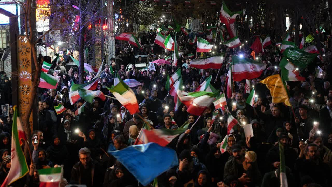 تجمع باشکوه مردم فردیس در یاد و خاطره رهبر شهید امام خامنه‌ای