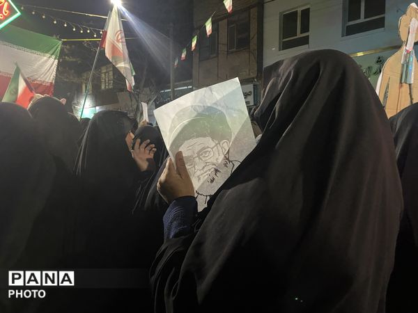  حضور مردم باخرز در آیین دشمن‌سوزی چهارشنبه‌سوری آخر سال
