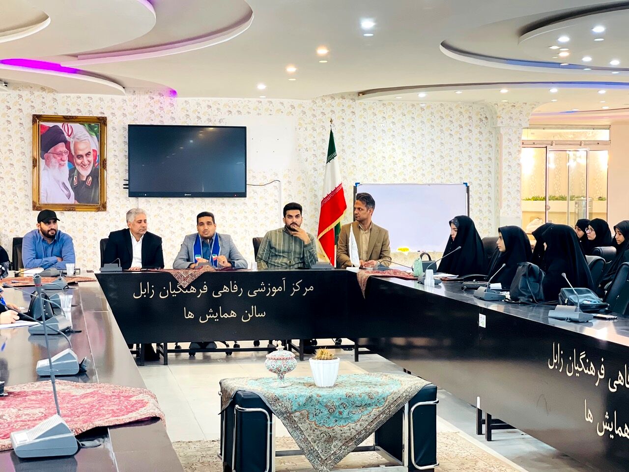دیدار مدیر‌ سازمان دانش‌آموزی استان سیستان و بلوچستان با دانش‌آموزان خبرنگار قطب سیستان 