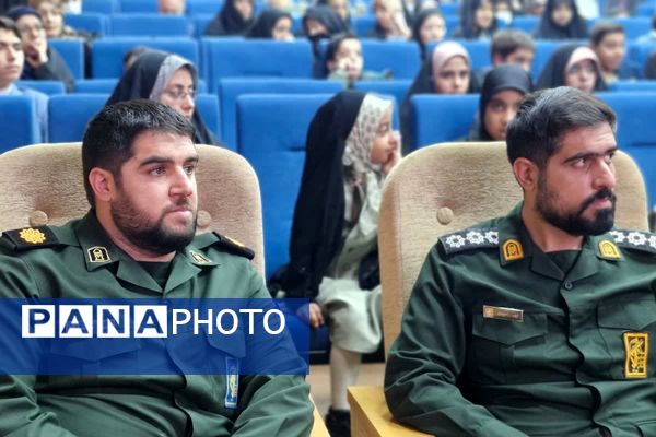 آیین تجلیل از برگزیدگان مسابقات قرآن و عترت بسیج قرچک