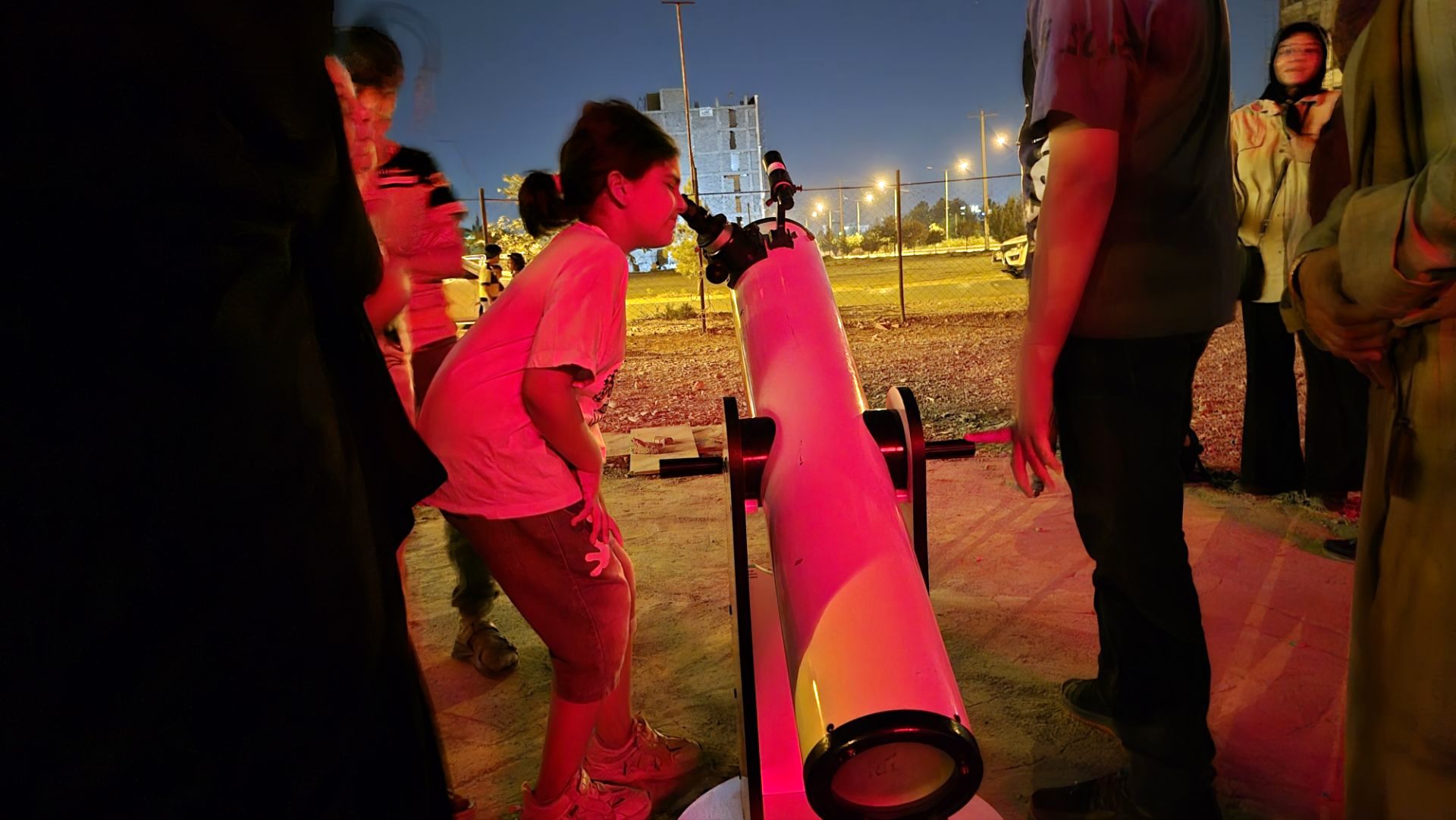 رصد ماه گرفتگی باتلسکوپ در هیئت الزهرا نیشابور 