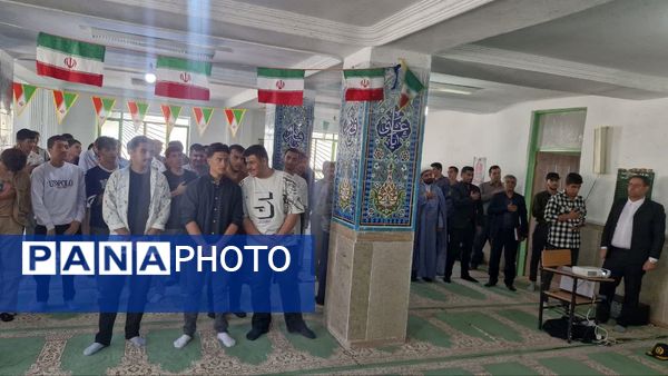 یادواره شهدای دانش‌آموز دبیرستان نمونه علامه امینی سی‌سخت