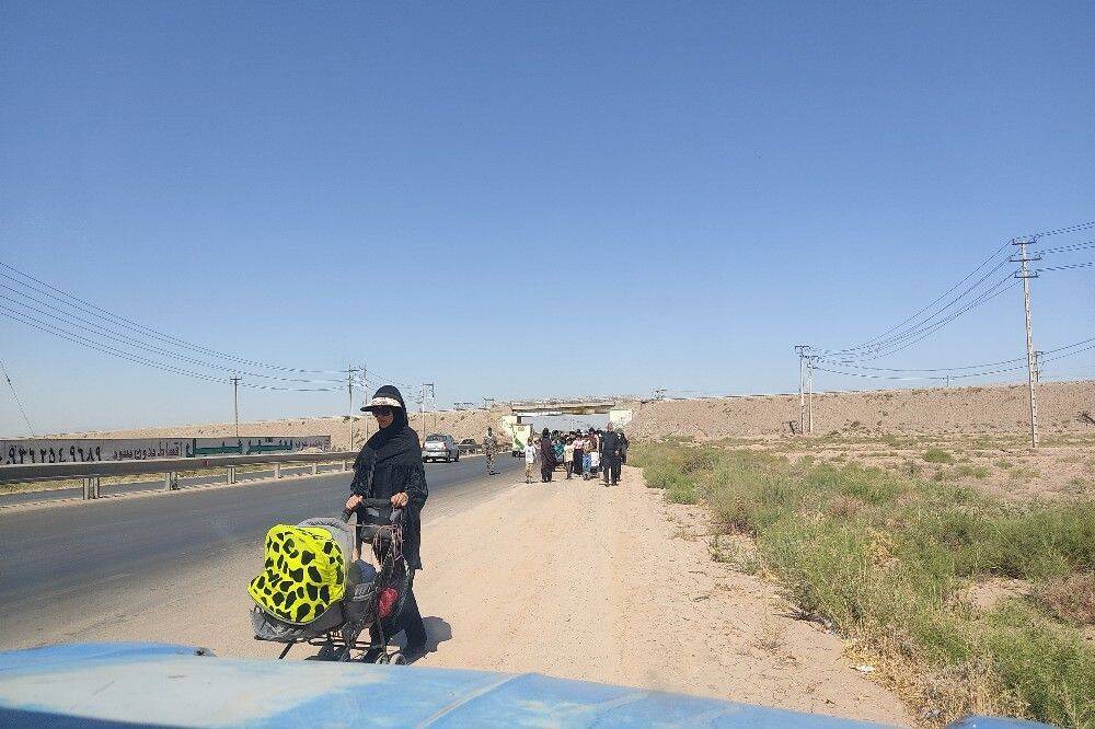 قدم به قدم به سوی نور کاروان پیاده روی از فیروزه به سمت مشهد مقدس