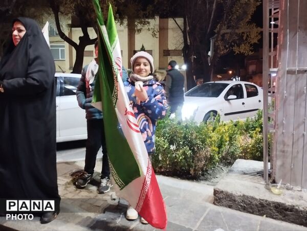  بی‌تابِ میناب، در سوگِ رهبر و لاله های کوچک