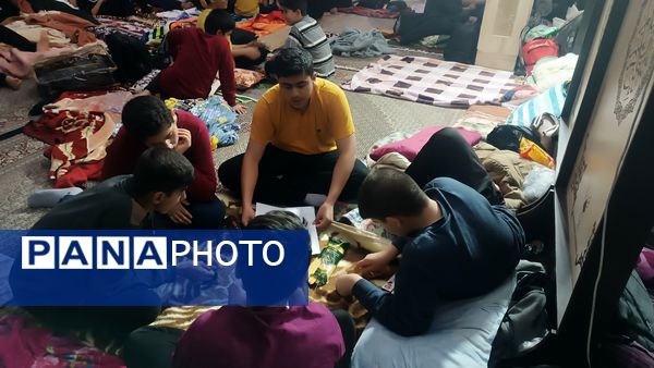 ساخت پل ماکارونی توسط معتکفین اعتکاف دانش آموزی سه روز در بهشت