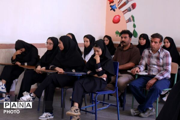 «یک روز با هنرستان مــــن» در هنرستان شهید سادلجی شهرستان کبودراهنگ 