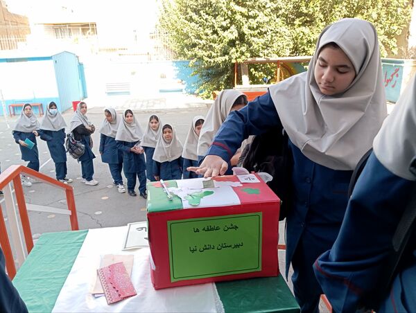 برگزاری جشن عاطفه ها در مدارس شهرستان قدس