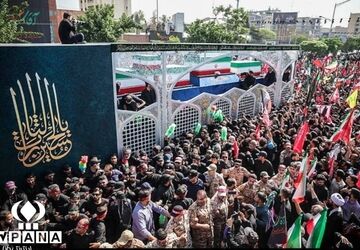 خروش عاشقان در آخرین وداع با رهبر شهید