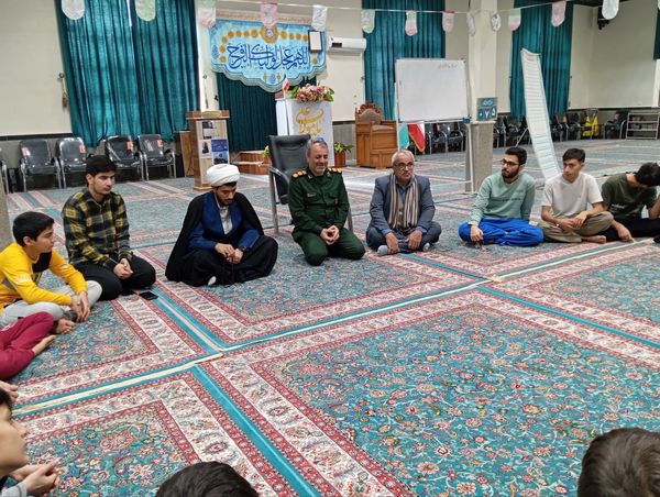  تجلی بندگی و تربیت در فضای اعتکاف دانش‌آموزی خداآفرین