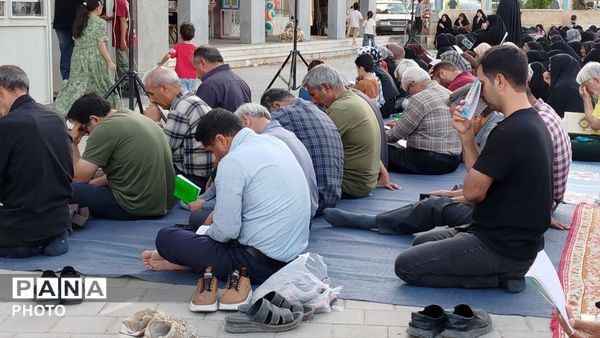 زمزمه دعای عرفه در جوار پنج شهید گمنام بلوار گلها نیشابور 