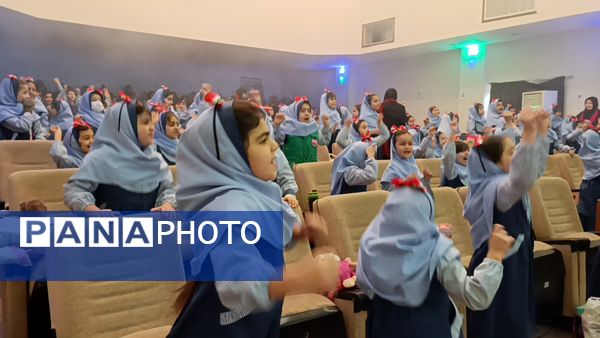 جشن یلدای مدرسه غیر دولتی مهر و ماه آشخانه 