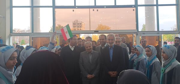 آیین نکوداشت خیر مدرسه ساز عبدالرضا وکیلی با حضور وزیر آموزش و پرورش در نیشابور 