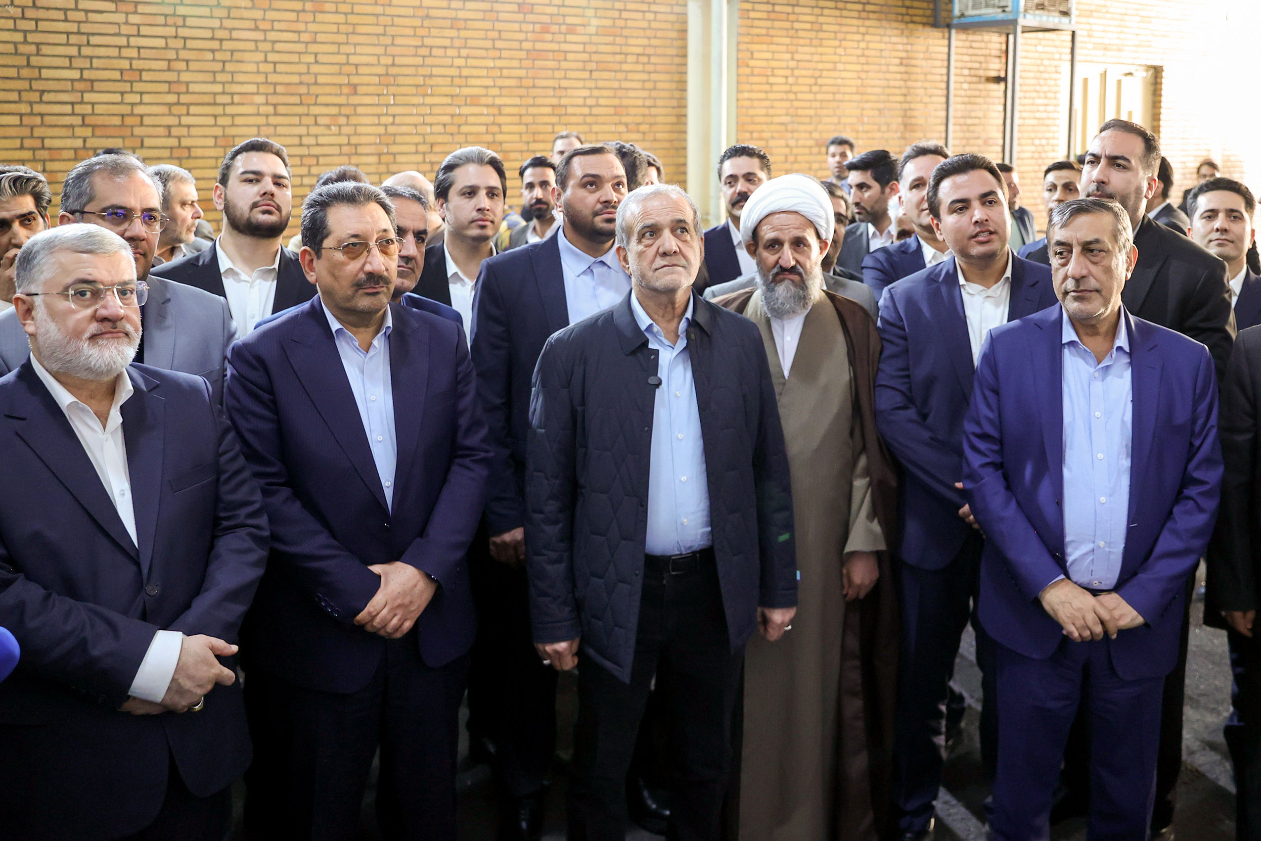 رئیس جمهور از دو واحد تولیدی در شهرک صنعتی قرچک بازدید کرد