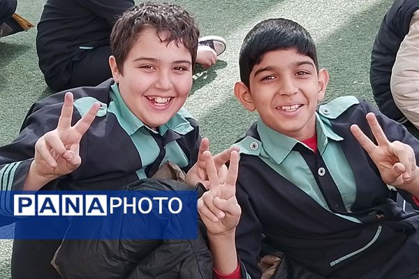 همایش یاوران انقلاب در دبستان شاهد شهید قدوسی ناحیه دو شهرری 