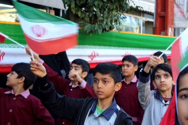 راهپیمایی روز دانش‌آموز در گلوگاه 