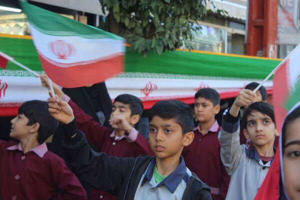 راهپیمایی روز دانش‌آموز در گلوگاه 