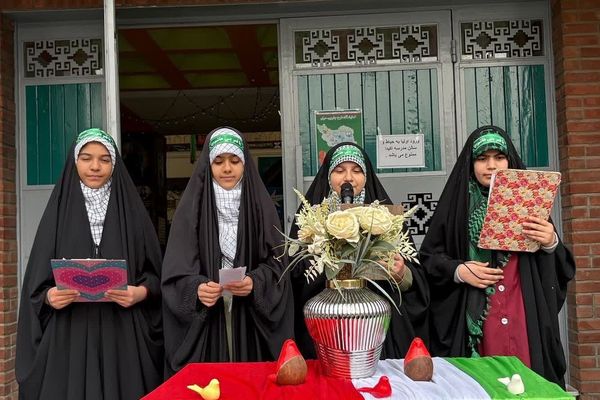 جشن انقلاب در ناحیه دو شهرری با حضور معاون پرورشی و فرهنگی شهرستانهای استان تهران 
