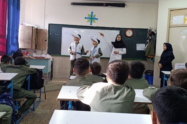 ارتقای آگاهی دانش‌آموزان آموزشگاه شهید رجایی با آموزش‌های سلامت و ایمنی زلزله