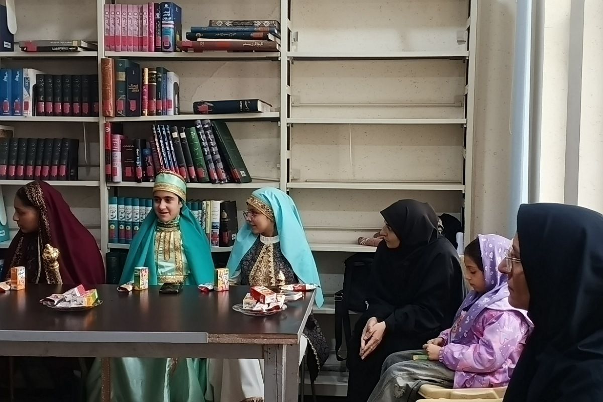 محفل «مام وطن» با طنین شاهنامه‌خوانی در کتابخانه مرکزی علامه امینی شهرستان قدس