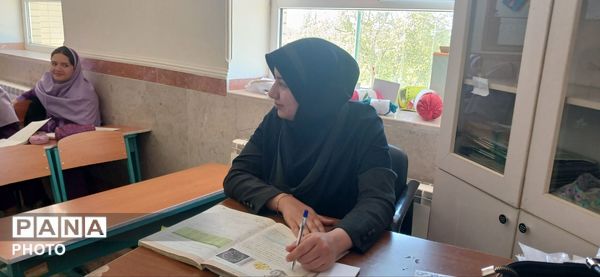 آموزش و پرورش هیچگاه تعطیلی ندارد 