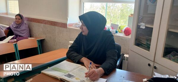آموزش و پرورش هیچگاه تعطیلی ندارد 