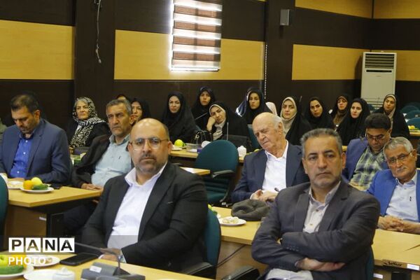  آیین تجلیل از معلمان نمونه منطقه‌ای در شهرستان فیروزکوه