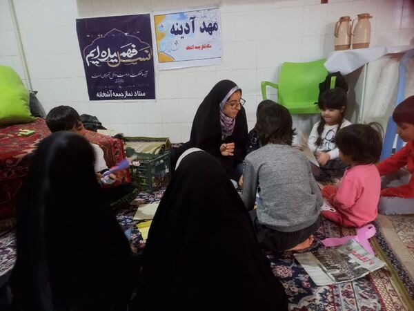 حضور دانش‌آموزان و برپایی میز خدمت در نماز جمعه این هفته آشخانه 