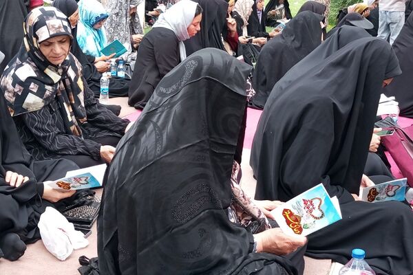 محفل پر فیض دعای عرفه در گلزار شهدا نصیرشهر