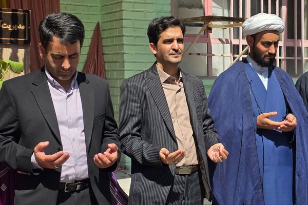 جشن عاطفه‌ها؛ لبریز از مهربانی در دبستان دخترانه قدر بهارستان ۲
