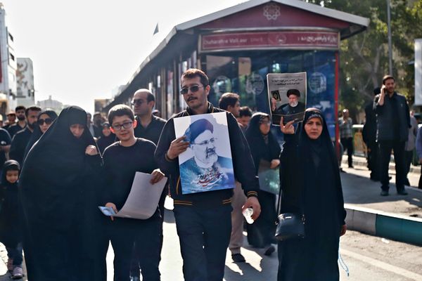 برگزاری مراسم وداع تهرانی‌ها با پیکر ابراهیم رئیسی و همراهانش