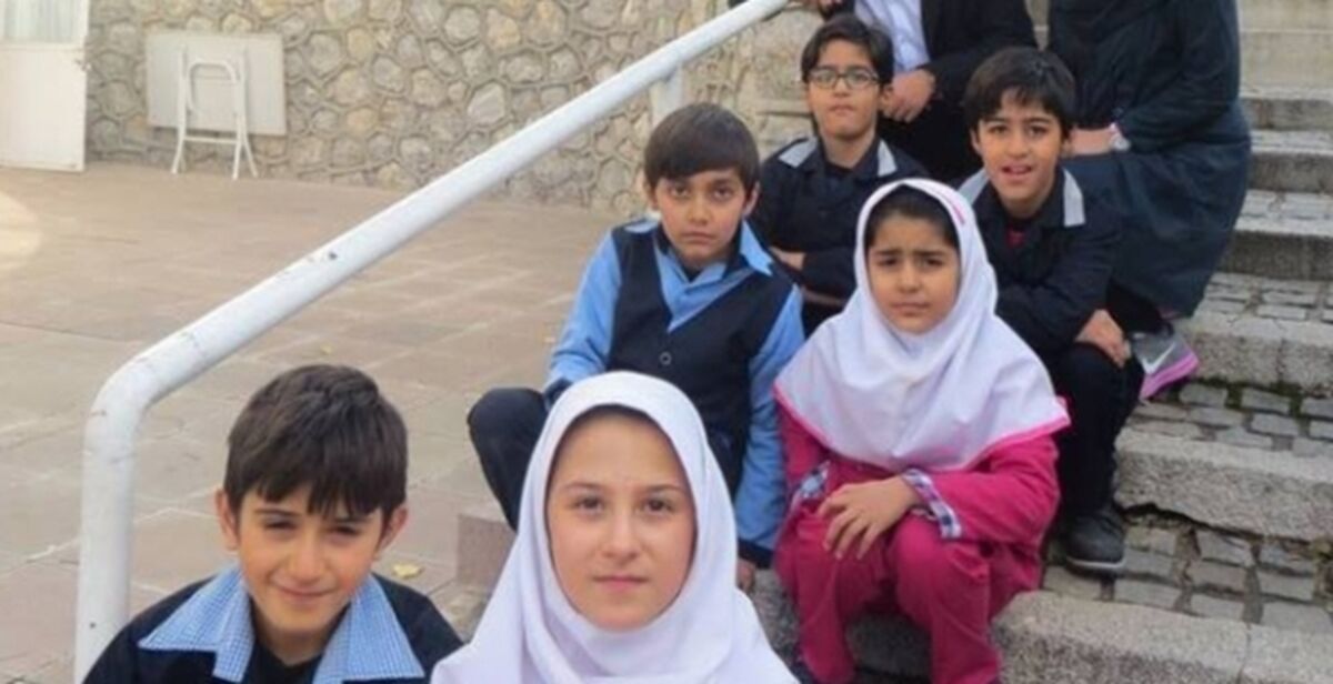 توجه والدین به‌طور عادلانه به دانش آموزان چندقلو بسیار مهم و تاثیرگذار است 