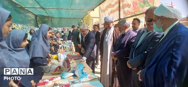 زنگ مهر و ایثار در مدرسه امام خمینی(ره) شهرستان رشتخوار