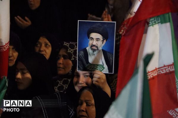 اجتماع مردمی بیعت با رهبر انقلاب در نیشابور 