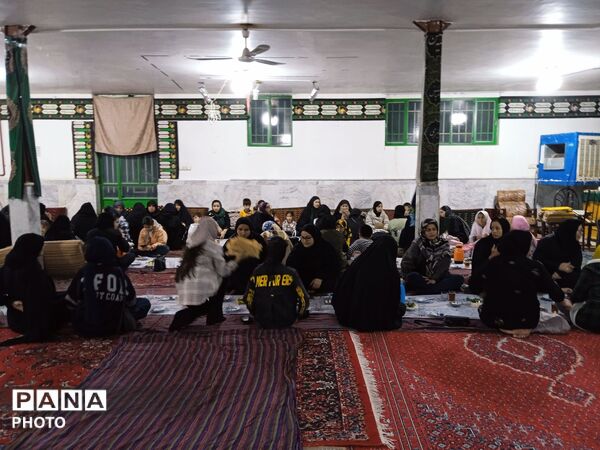  قرائت قرآن همزمان با اولین روز شهادت رهبر معظم انقلاب